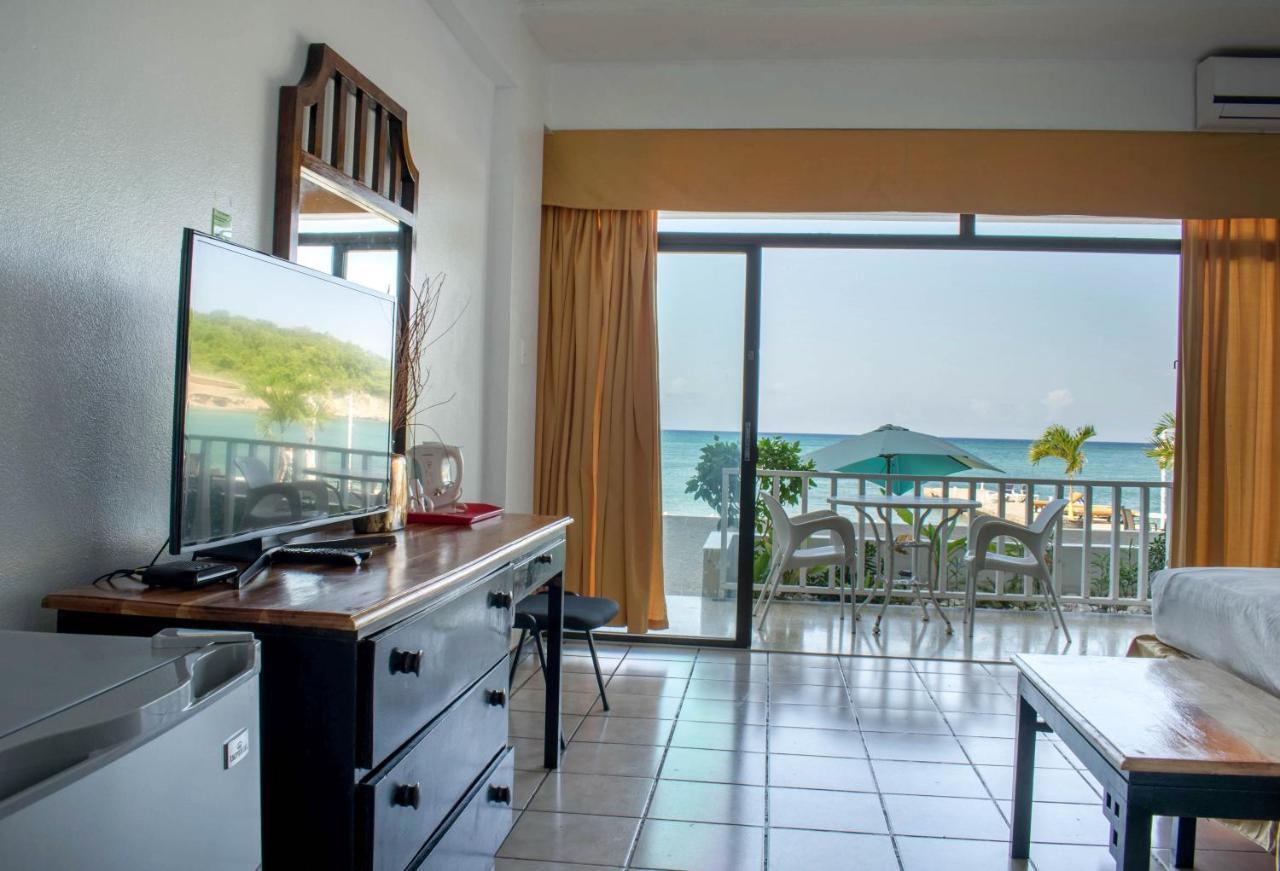 Beach Front Hotel Ocho Rios Exterior foto