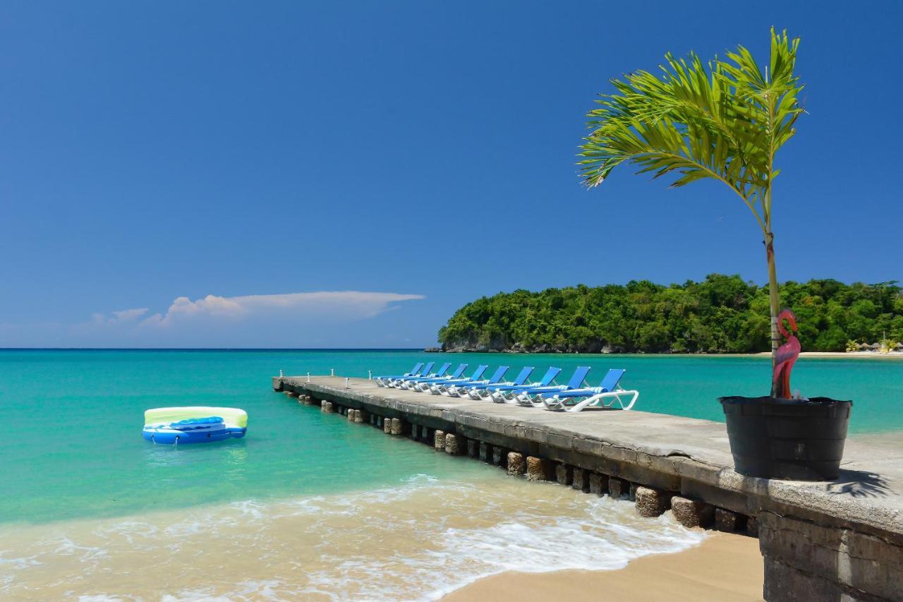 Beach Front Hotel Ocho Rios Exterior foto