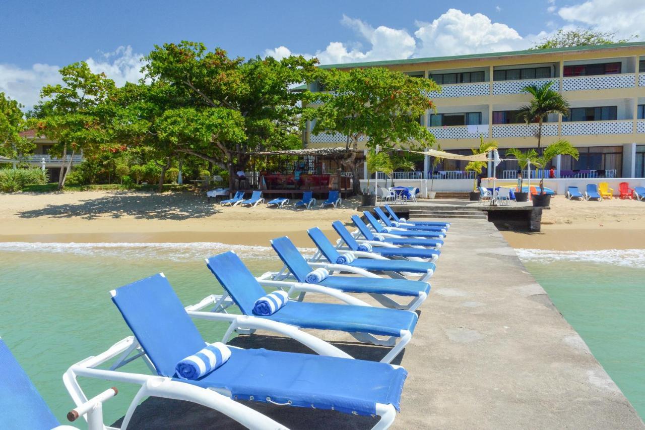 Beach Front Hotel Ocho Rios Exterior foto